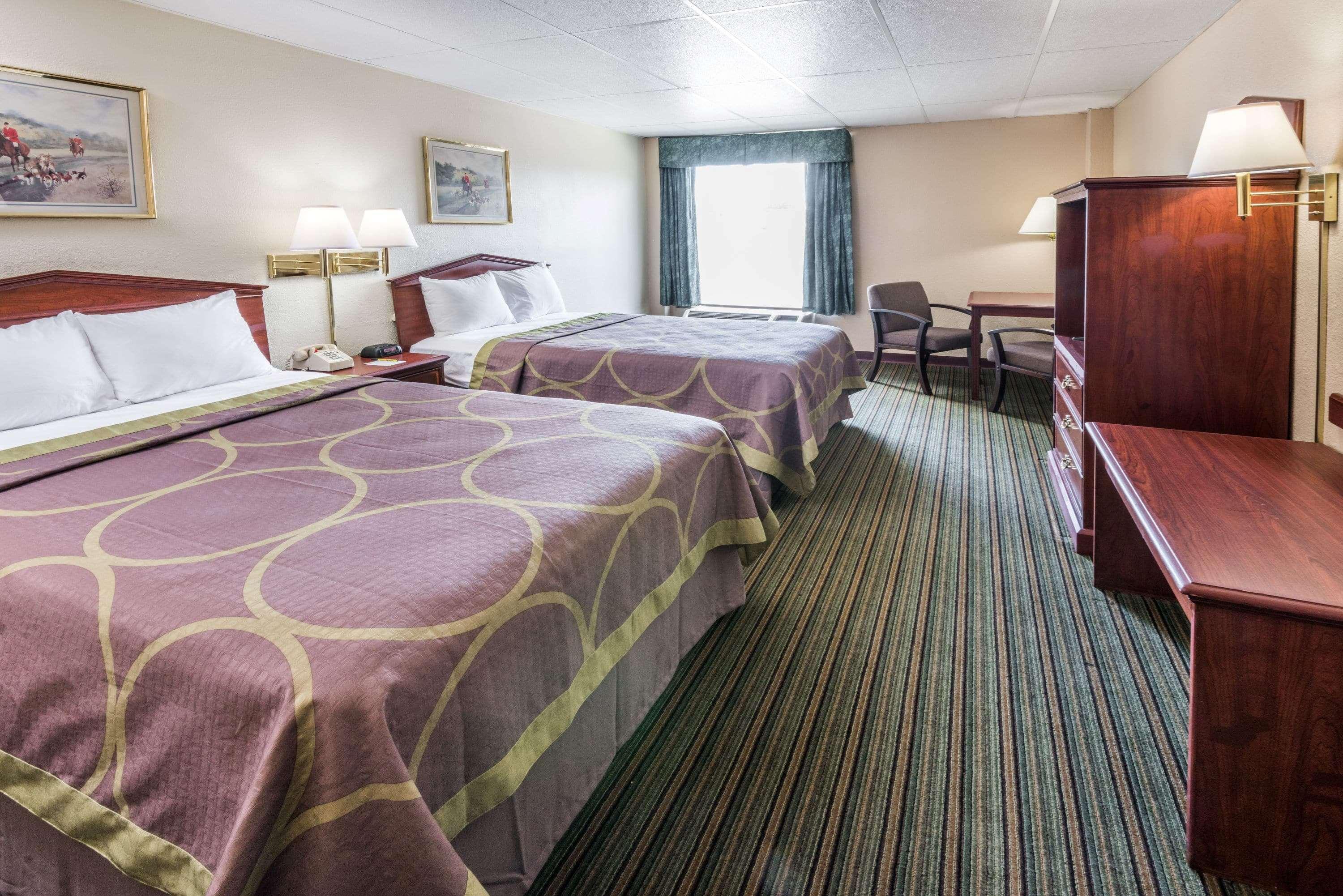 Super 8 By Wyndham Columbus Hotel Екстериор снимка