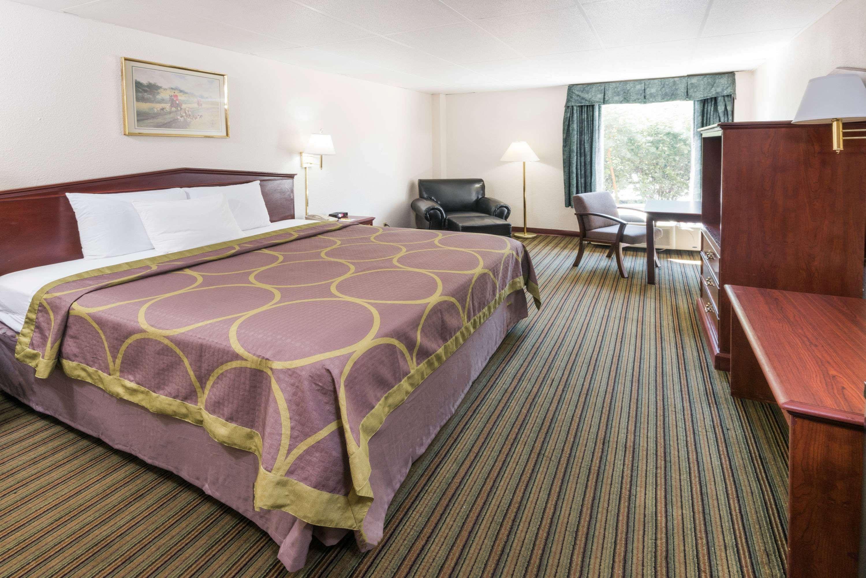 Super 8 By Wyndham Columbus Hotel Екстериор снимка