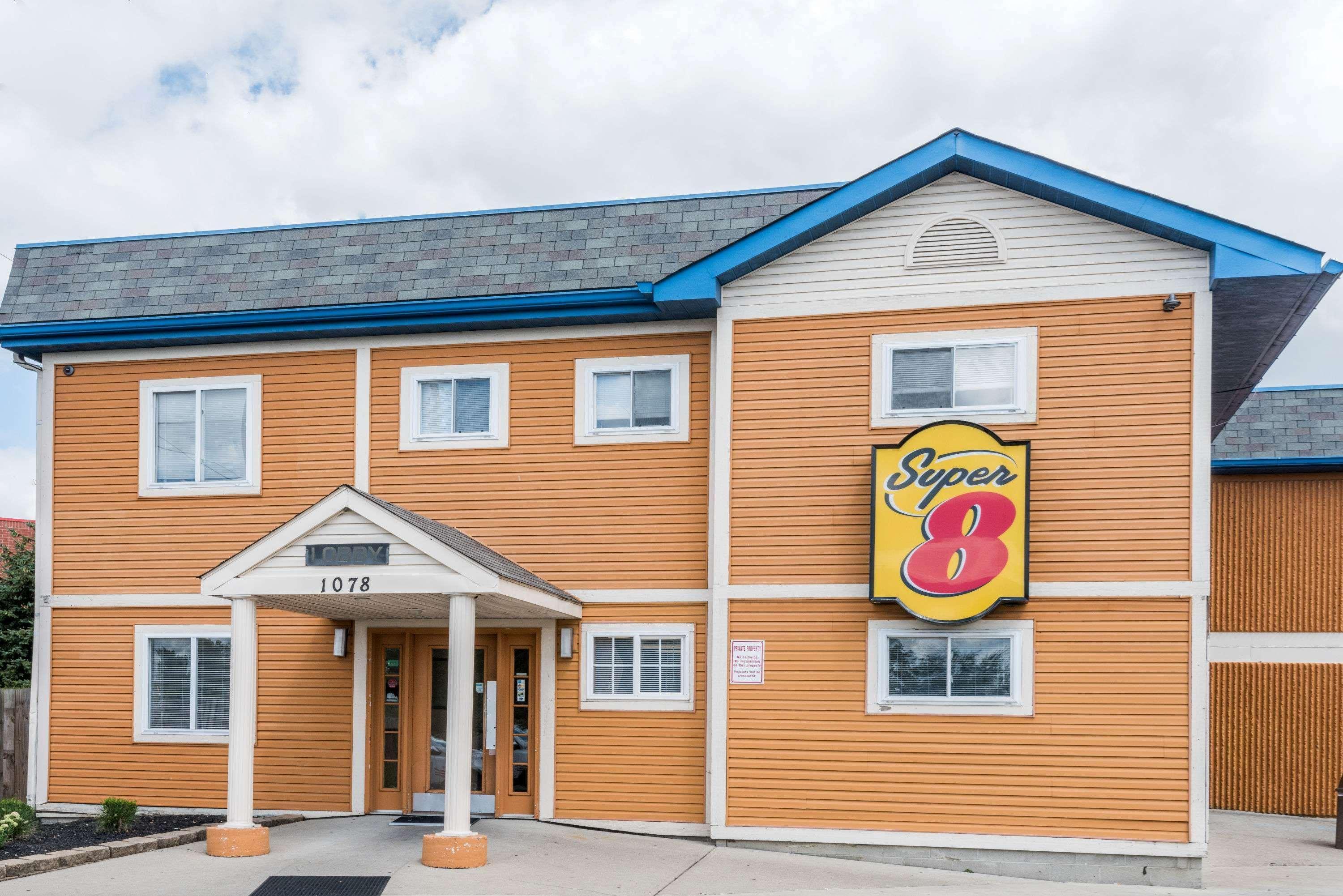 Super 8 By Wyndham Columbus Hotel Екстериор снимка