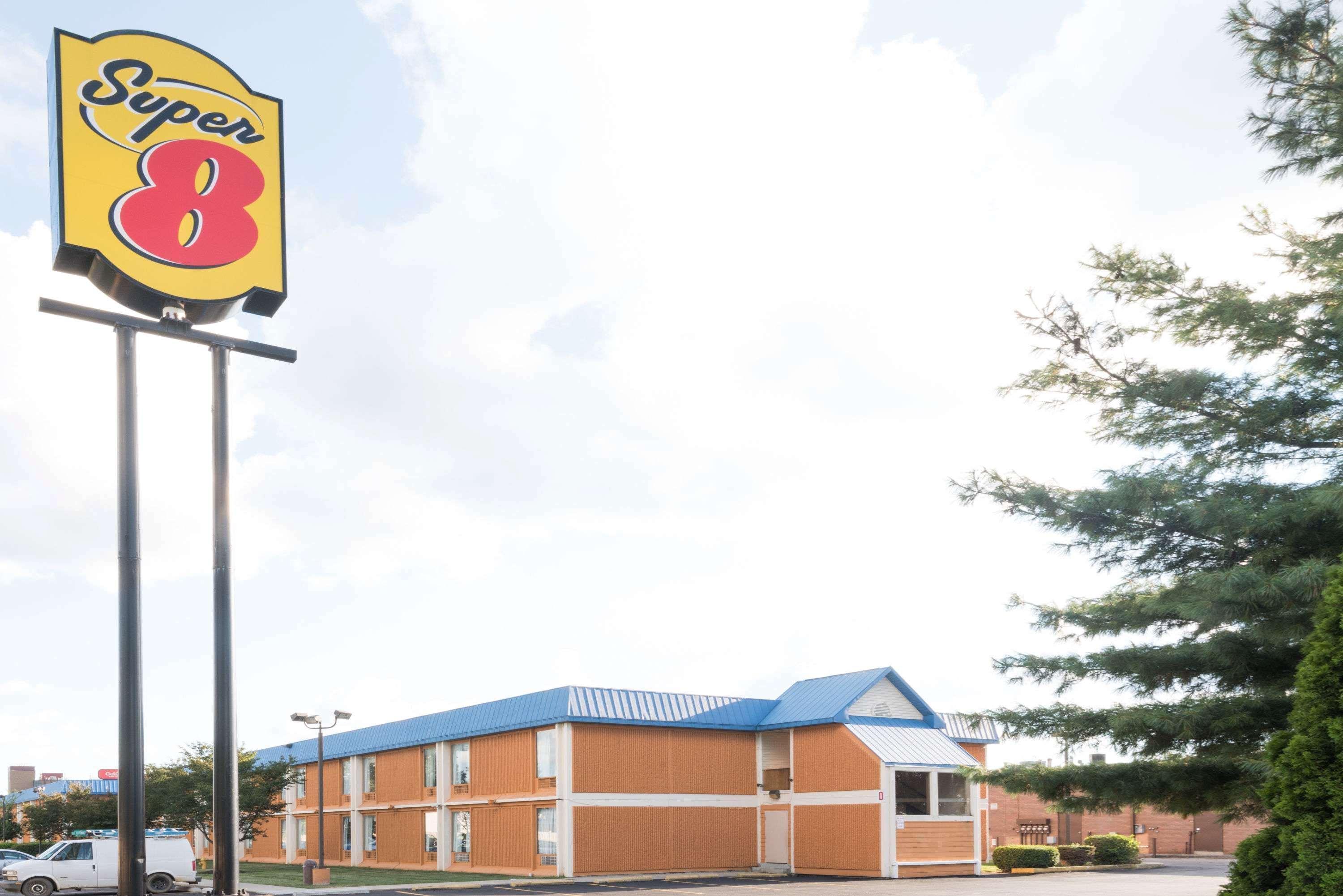 Super 8 By Wyndham Columbus Hotel Екстериор снимка