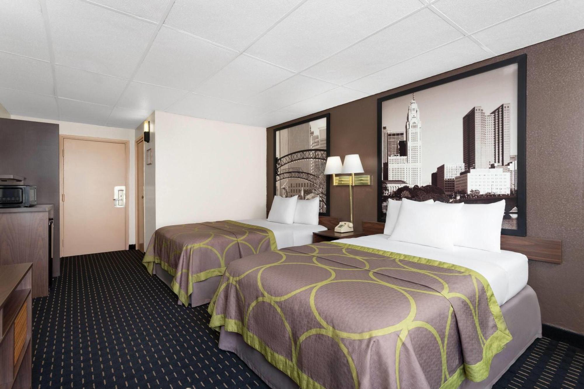 Super 8 By Wyndham Columbus Hotel Екстериор снимка