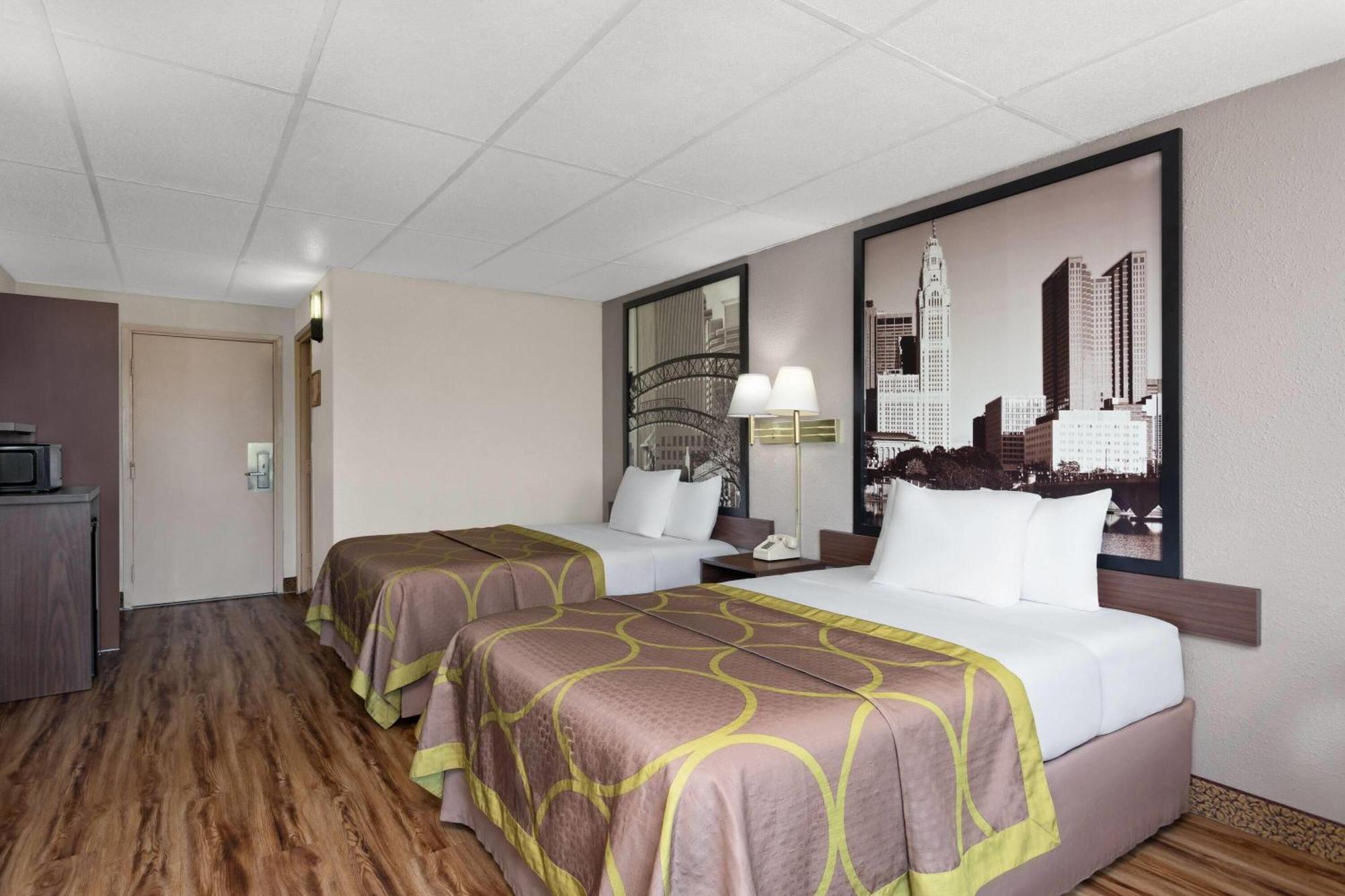 Super 8 By Wyndham Columbus Hotel Екстериор снимка