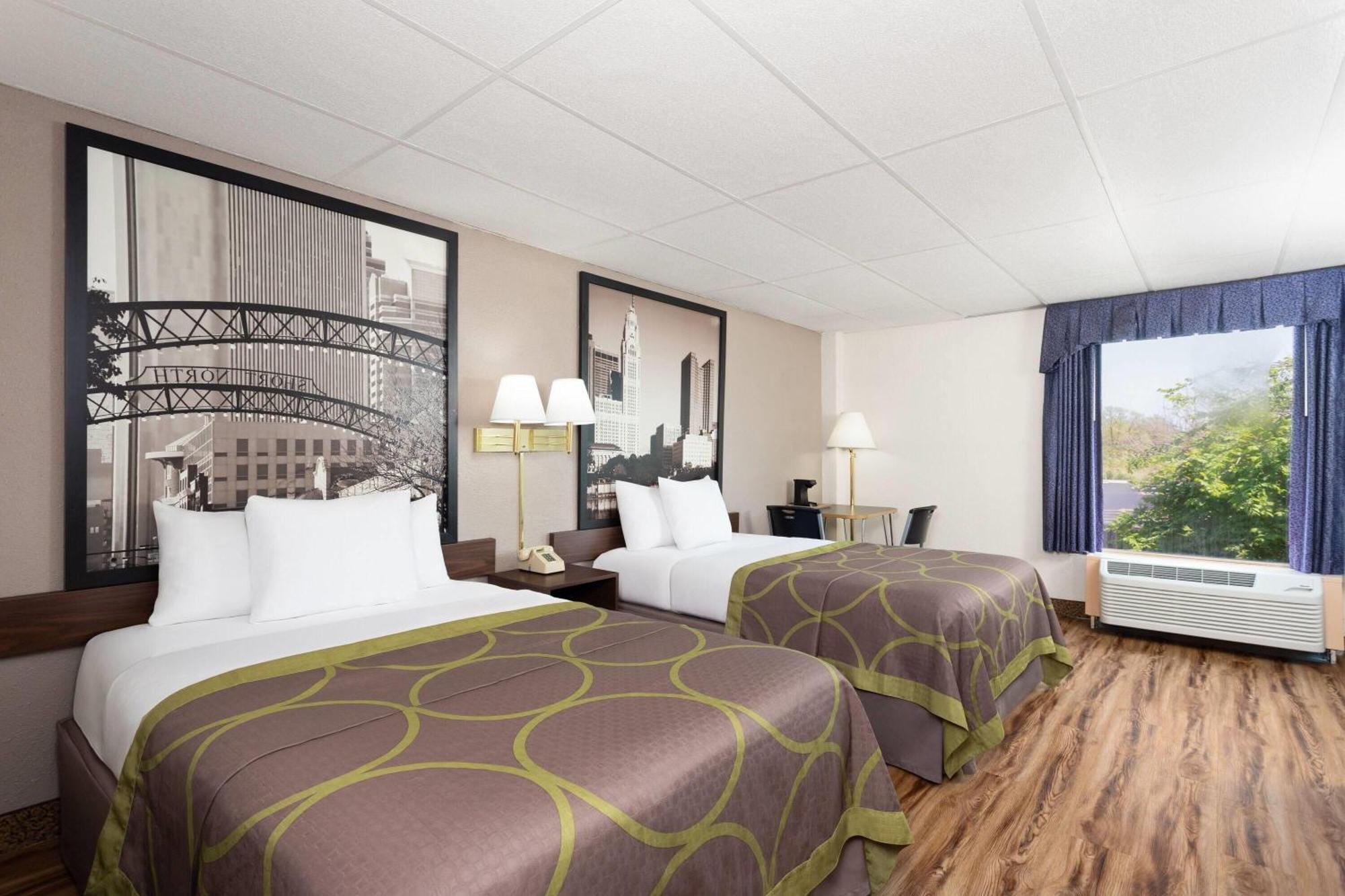 Super 8 By Wyndham Columbus Hotel Екстериор снимка
