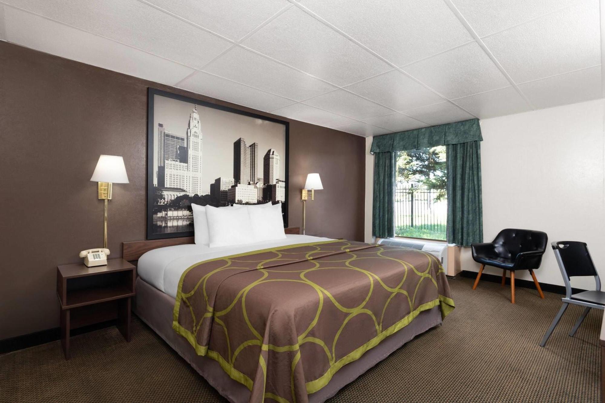 Super 8 By Wyndham Columbus Hotel Екстериор снимка