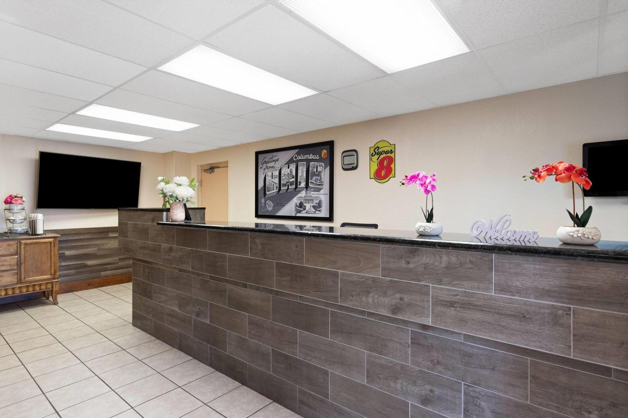 Super 8 By Wyndham Columbus Hotel Екстериор снимка