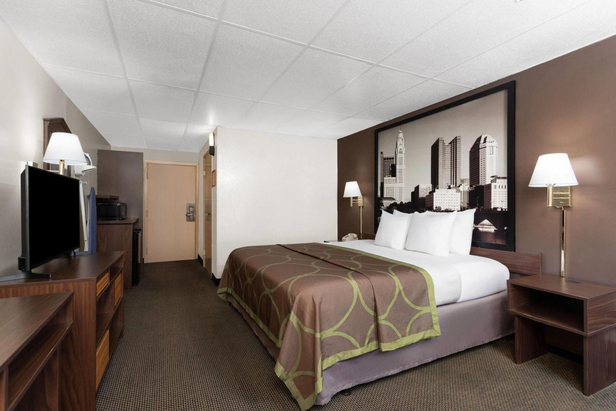 Super 8 By Wyndham Columbus Hotel Екстериор снимка